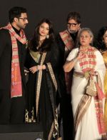 Amitabh Bachchan, Jaya Bachchan, Aishwarya Rai Bachchan Abhishek Bachchan at kolkatta international film festival on 10th Nov 2014